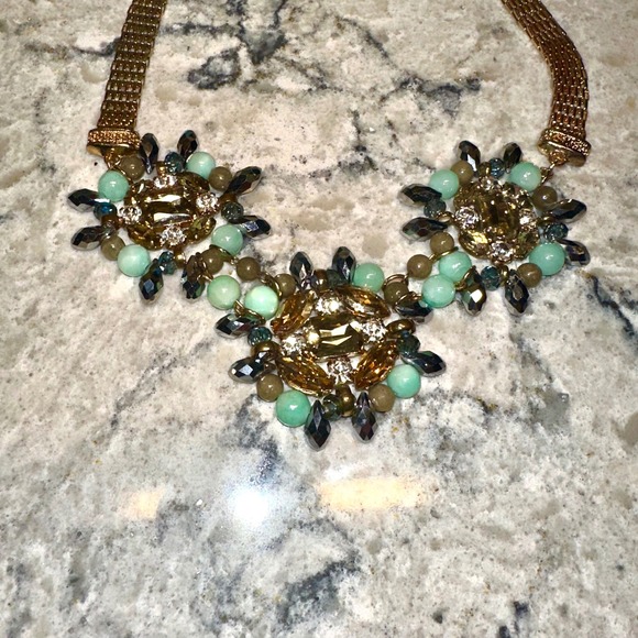 J Crew Gold Tone Statement Bib Necklace Green Amber Crystal Cluster Chain Floral - Picture 2 of 12
